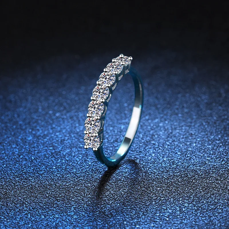 0,7ct Moissanit Engagement Bands Rings Women Platinum Platované striebro strieborný moissanit večný prsteň stohovateľný svadobný pás