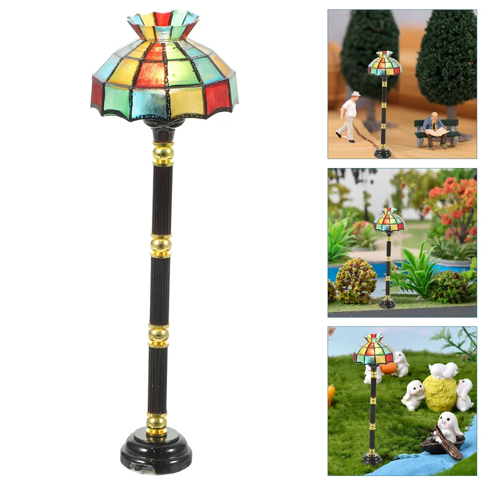 1:12 Dollhouse Mini LED Farebné stojace lampy podlahové hračky Model príslušenstvo Miniatúrne plastové dekorácie svetlo