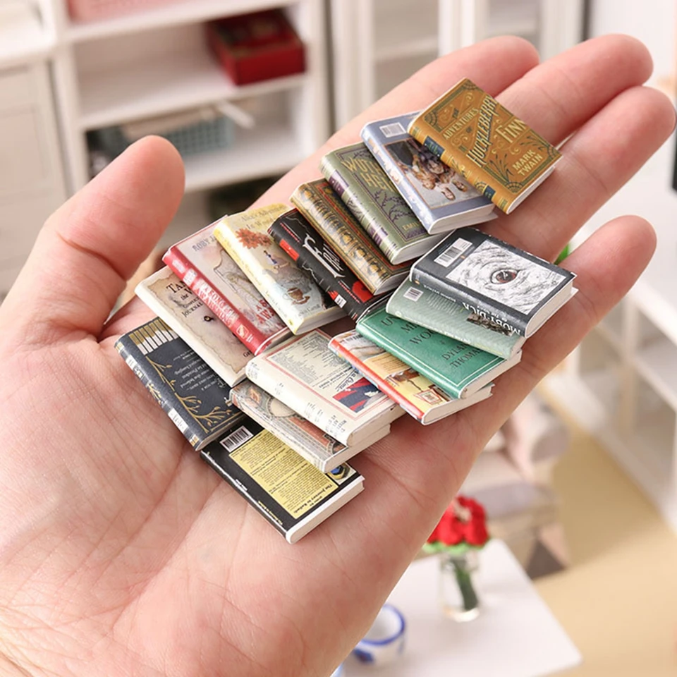 1/12 Scale Random 10ks Dollouse Miniature Scene Model Mini Simulation Angličtina Small Book OB11 Doll Accessories Hračky