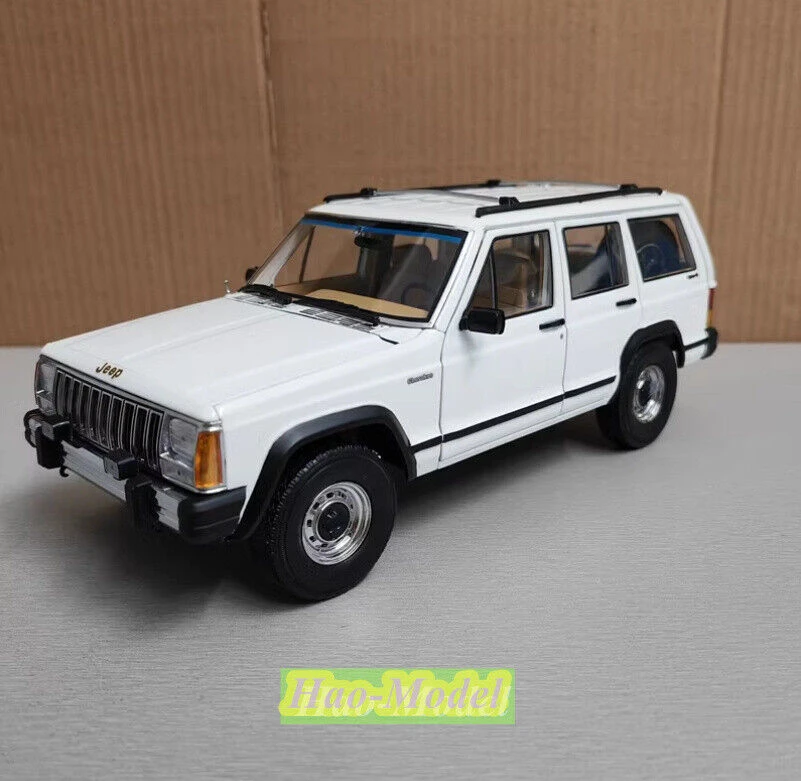 1:18 pre Jeep Cherokee zliatiny Diecast Metal Model CAR Hračky Boys Birthday Gifts Hobby Zbierka Zbierka ozdoby biele