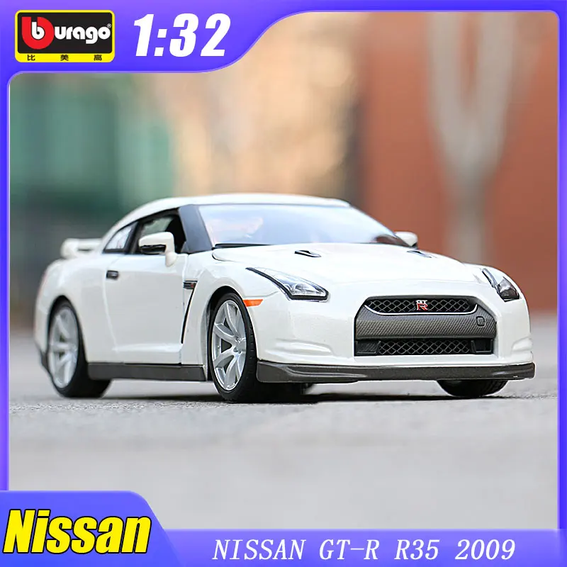 1:32 BBURAGO NISSAN GTR 2009 GT-R R35 Model CAR Metal Racing Model Model simulácia simulácie automobilu DECORÁCIA COLLECT