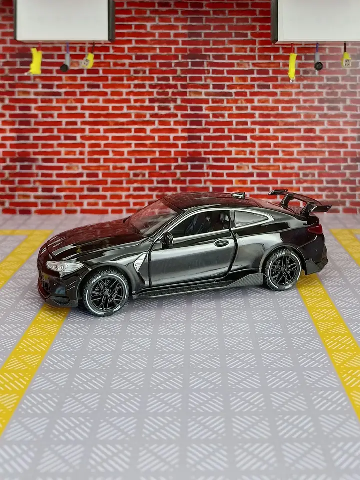 1:32 BMW M4 Coupe Zliatina športových automobilov Model odliatok a hračky Kovové hračky Model Model zvukovej simulácie Zbierka Zbierka Zbierka Darček