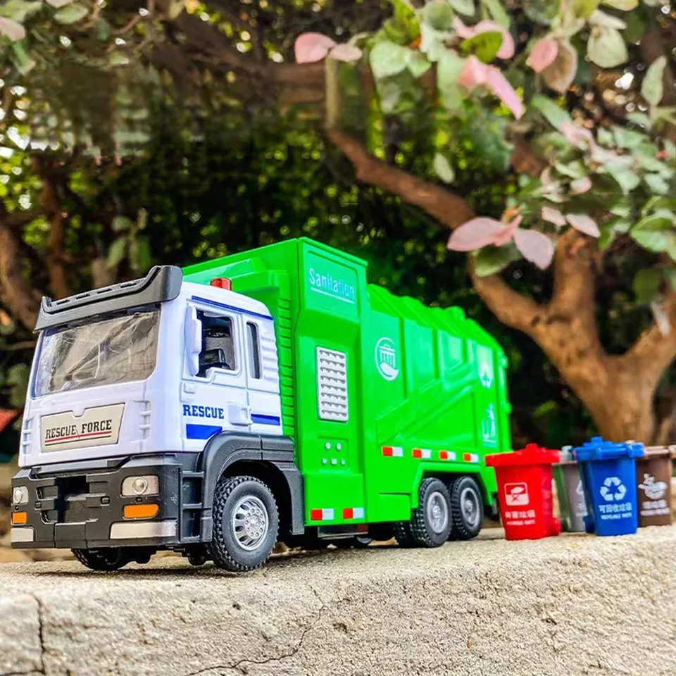 1/32 Urban Sanitation Toy Modely Enginering odpadky Zvukové ľahké koliesko Pltať späť vozidlá Detské vzdelávacie hračky