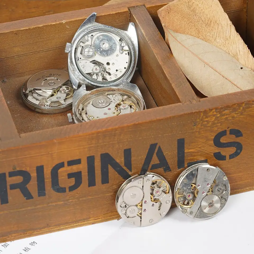 1/3ks náhodné vyradené hodinky Mechanický pohyb pre DIY Watch Montáb
