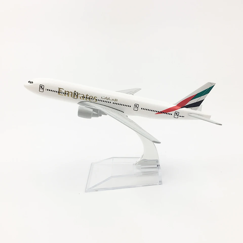 1: 400 Scale Metal Die Casting Aircraft Model zliatiny Statické ozdoby pre 16 cm Emirates Airlines Boeing 777 Darček pre hračky chlapcov