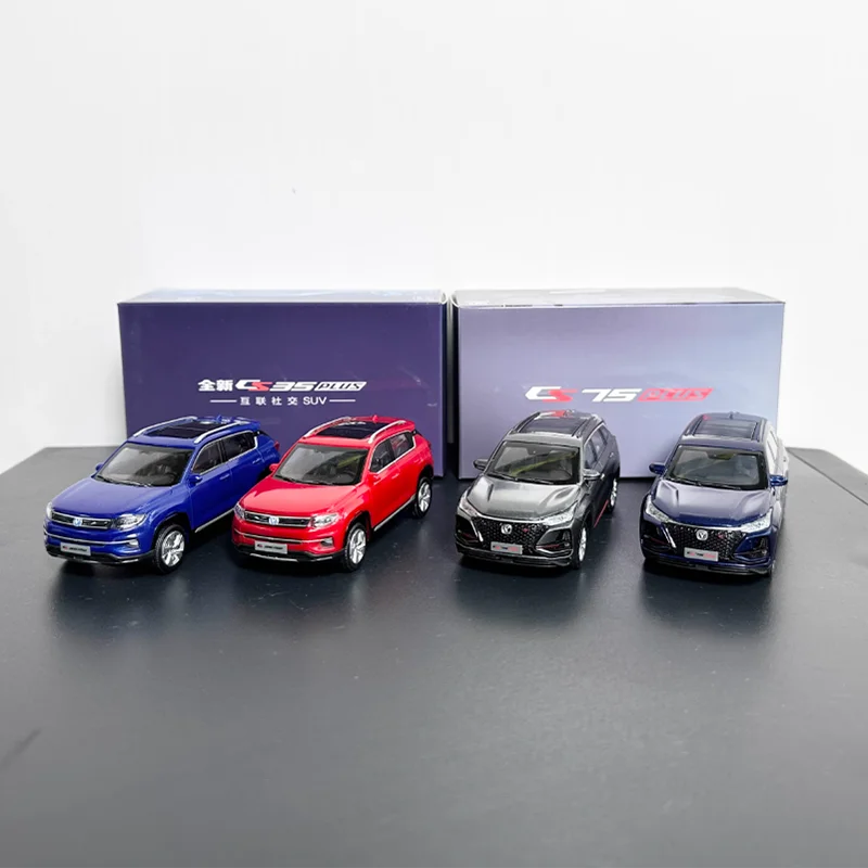 1:43 Changan CS35 a CS75 Plus simulačný model plastového vozidla Statický suvenír Displej zberné zberné kolekcie Hračky Decorácie