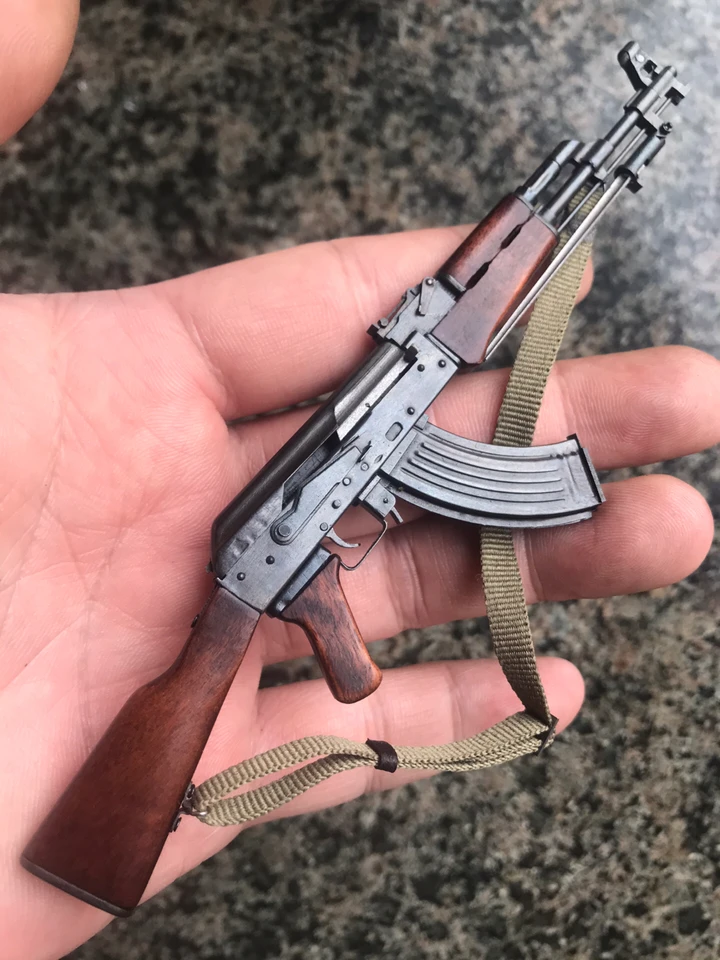 1/6 mierky masívne drevo kovový kov typu56 AK47 Puška Hračka Ručne vyrábaná Model Model Zostavenie tehál Vojak zbraní pre akčné figúrky