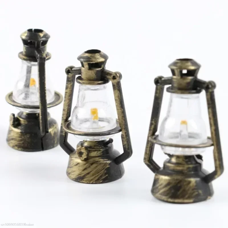 1: 6 Retro štýl Stupnica Miniatúrna olejová lampa Dollhouse príslušenstvo Mini petrolej Lucerna mikro krajinná dekorácia ozdoby
