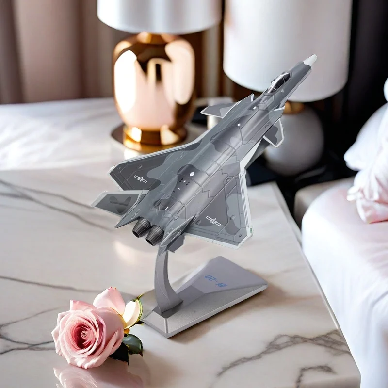 1:72 J-20 Model Aircraft Zliatina Simulácia kovových stíhacích dekorácií Výrobky letectva Domáce doplnky dekorácie kalendár make-up miestnosť