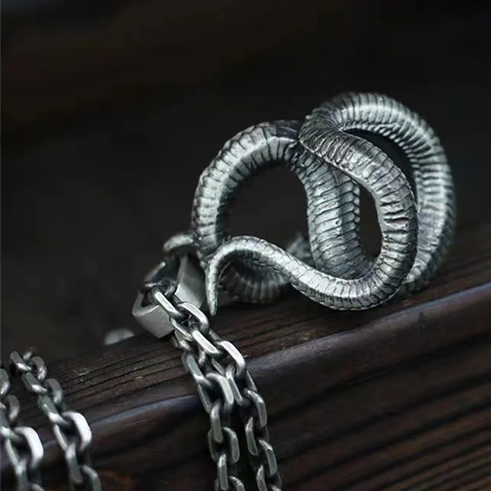 1 balenie retro módy Goth Roaring Python Gold Snake Pendant Animal Prívesok Veľkoobchod