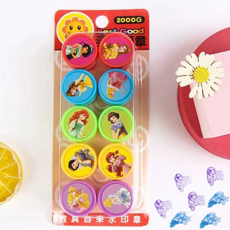10/20/30ks Miniso Disney Princess Cartoon Stamps Party uprednostňujú darčeky deti self-bitím známky goodie tašky s pinata výplne