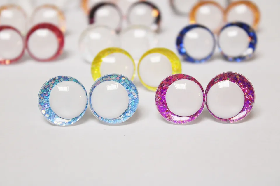100ks 14 mm až 30 mm bieleho žiaka 3D Comical Round Glitter Toy Eyes Farebné oči pre bábiky -T10