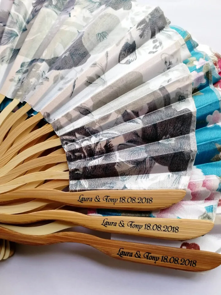 100ks personalizované/prispôsobené bambusové bambus 100% polyester kvety kvety Svadobný čínsky japonský skladací ventilátor s Tassel+tlač