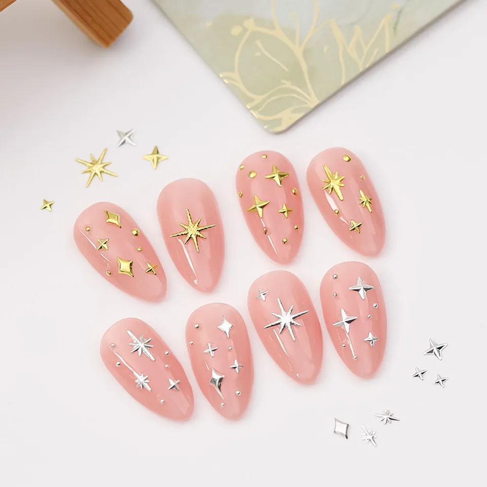 100ks Starlight Accessories na nechty Rivet Studs Gold/Silver Stars Light Art Charms Asterizmus náhodný mix manikúrové zásoby