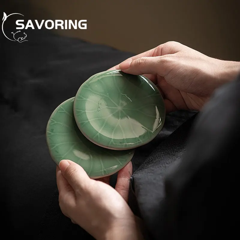 10cm Celadon Coaster Lotus Leaf Leaf Ceramic Cup Držiteľ ručne vyrábaný Čínsky štýl Prírodný náhodné starožitné starožitné čajové sety čajovňa čaju
