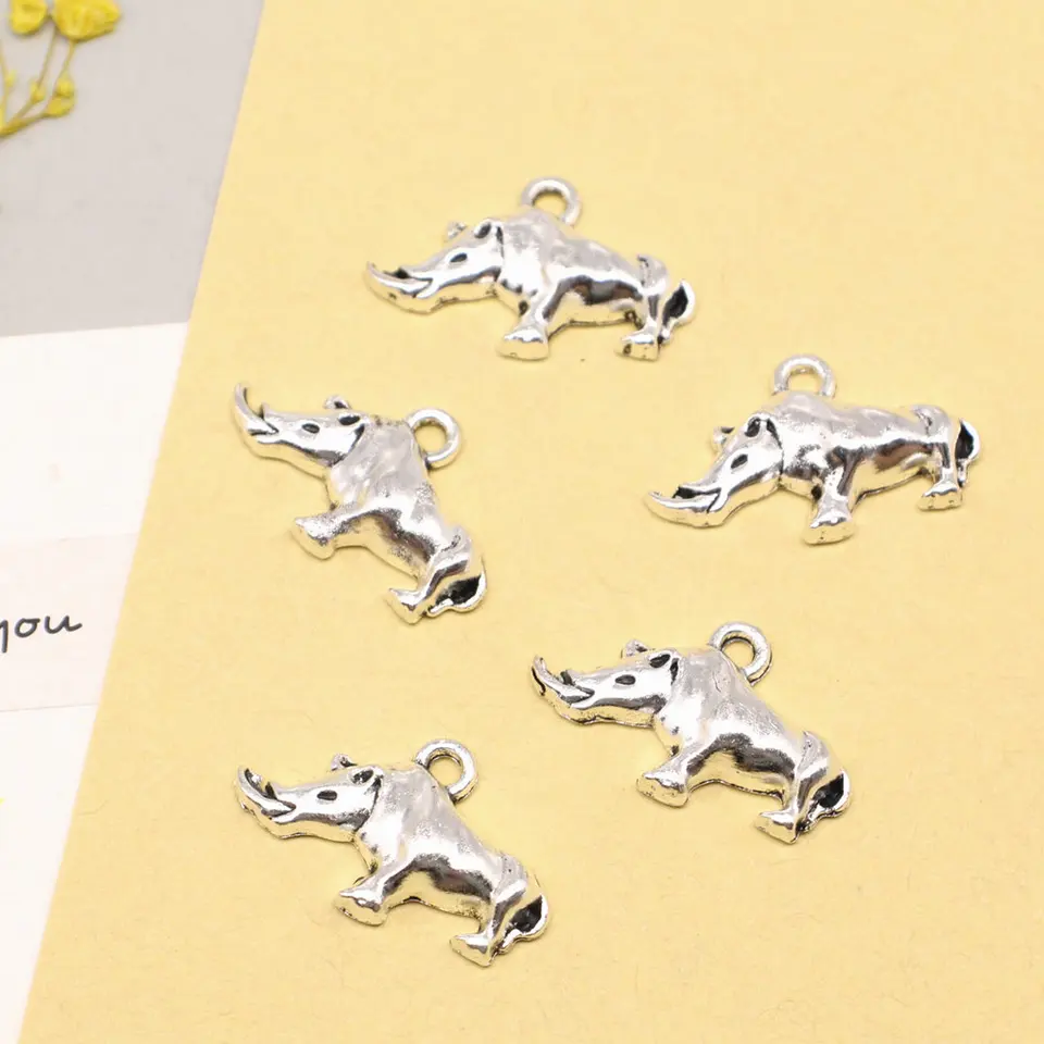 10ks 15x23mm rhinoceros kúzla prívesok automobilový doplnok trendy šperky starožitné strieborné farby