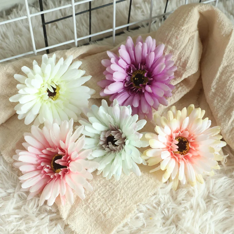 10ks biele Daisy Artificial Flower Heads DIY ručne vyrábané čelenky Vyskynkové dosky