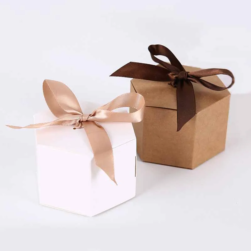 10ks Kraft Paper Hexagon Cartbow Box Candy Box DIY Biscuit ZABEZPEČNOSTI DARKY KOXES BABY SPORIL PRE NARODENIE Svadba vianočného večierka