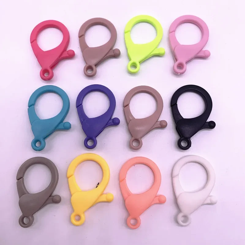 10ks/šarža 35*20 mm Candy Colors Lobster Clasps Hooks Hooks Key Chain Sweet Key Krúžky pre DIY Charms Keychain Šperky výroby doplnkov