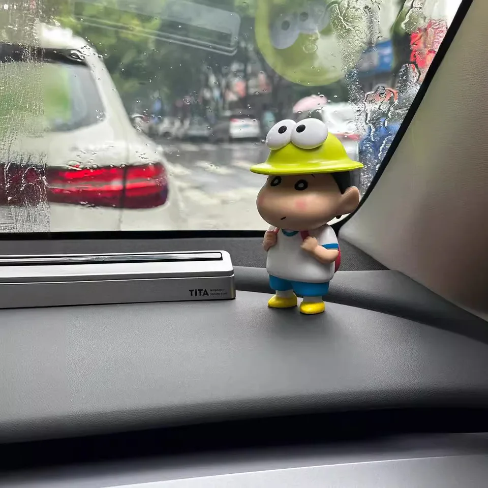 11 cm anime pastelky Shin-Chan Kawaii Q Verzia Akcia Obrázok PVC Model socha hračky DOY DOLL DARK DECON CAR