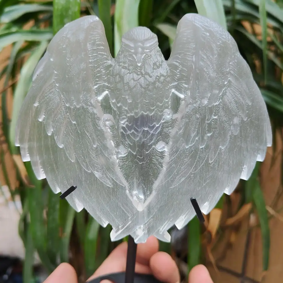 12 cm vysoko kvalitný selenit Stone Eagle Quartz Liečivé krištáľové zvieracie sochy rezbárske ozdoby Zbierka Zbierka 1ks