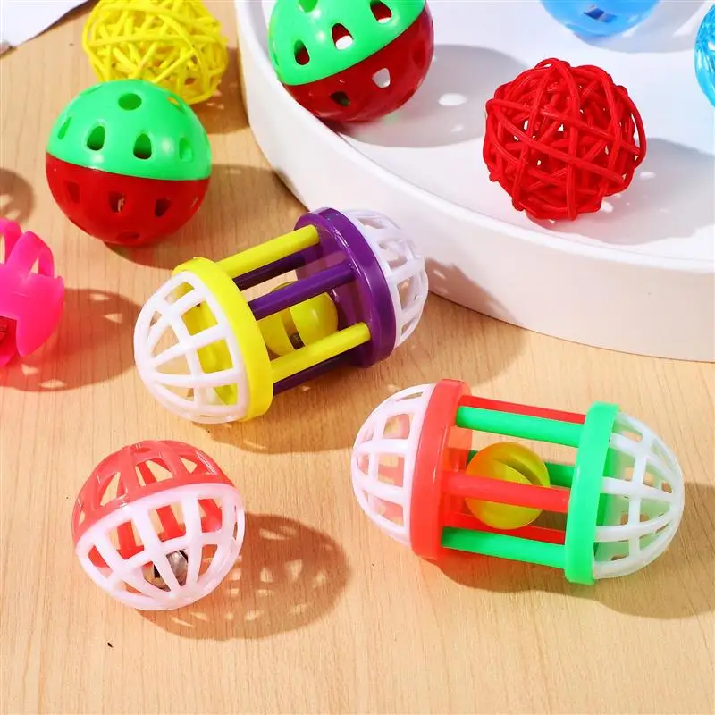 12 ks farebné vtáčie hračky guľky pre papagáj Palej Pharky Finches Zábava žuvacie výcvik Bell Galls Playthings