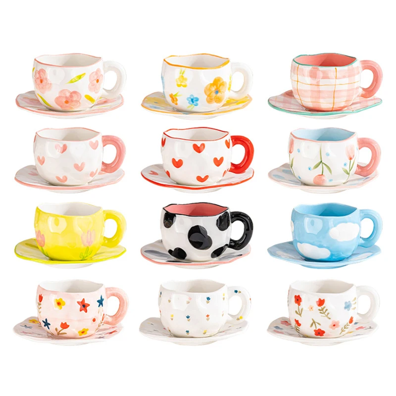 12 štýlov Kreatívne roztomilé keramické hrnčeky Espresso Coffee Cup s rukou s pritlačeným nepravidelné kvetinové mraky raňajky