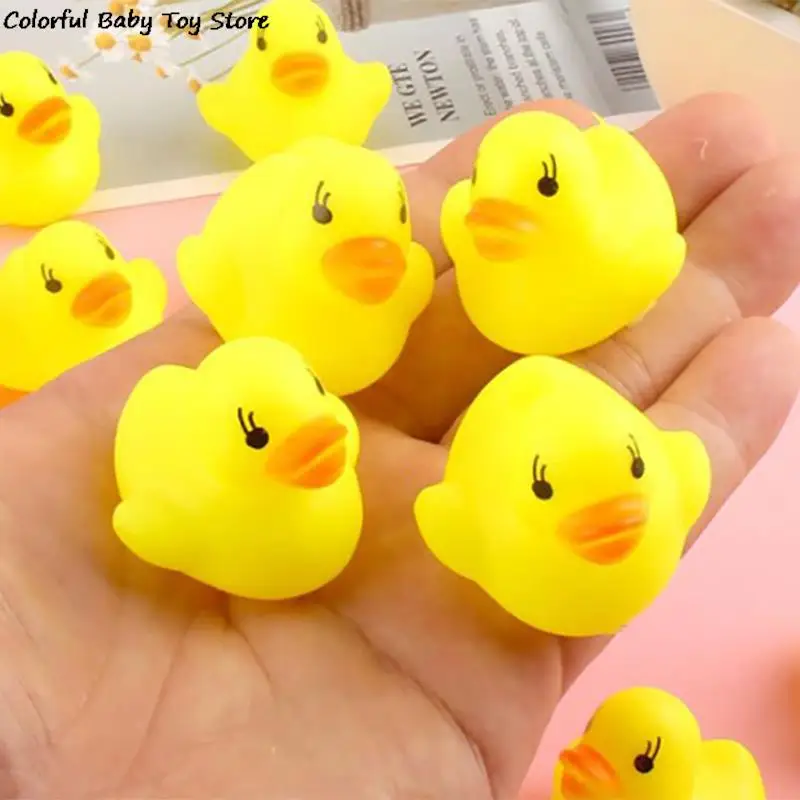 12ks detská kúpeľňa Vodný bazén Funny hračky pre dievčatá Darčeky chlapcov kawaii mini farebný gumový plavák plazúca zvukový zvuk