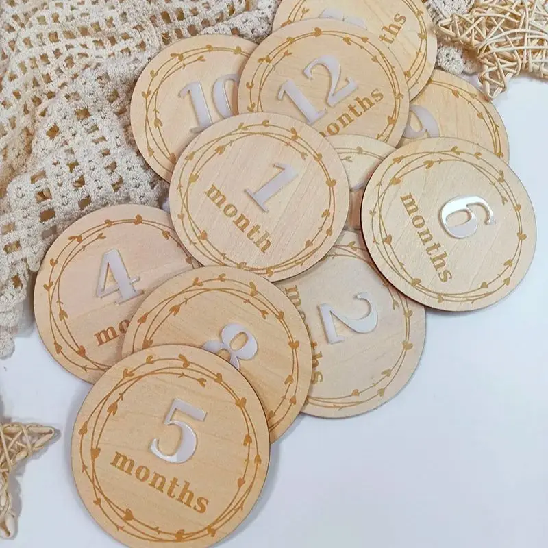 12ks mesačný míľnik Disk Novonarodený drevený míľnik Karty Akrylové čísla Photography Popraje mesačné značky Karty pre bábätká Darček