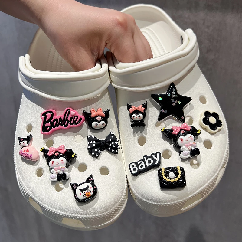 12ks/set Barbie a Kuromi Shoe Charms Set pre dreváky sandále dekorácie DIY Black Star Bowknot živicová karikatúra