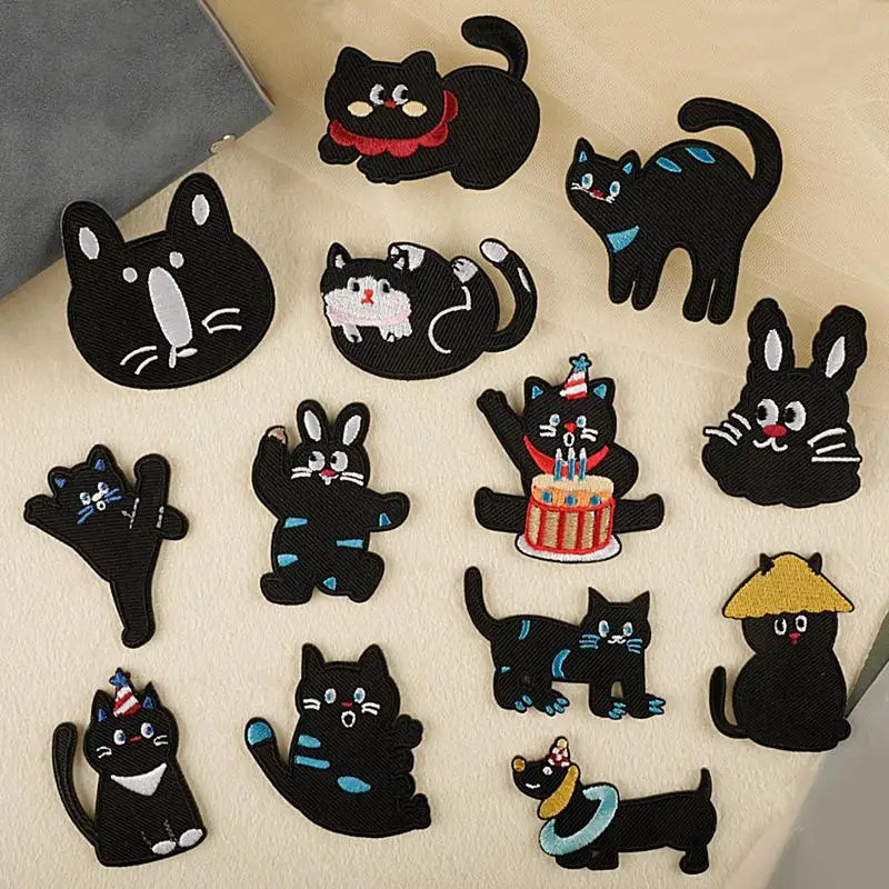 13ks mačky Vyšívané záplaty kreatívne štýlové handriky Patch Animal Applique Clothing Termoadheve Patches pre nálepky na odevy
