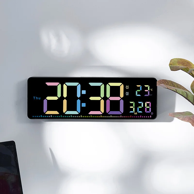 16 palcové veľké digitálne nástenné hodiny Dátum TEPLO TÝŽDEŇ Zobraziť dvojité alarmy odpočítavanie funkcie na stenu, ktorý je namontovaný na stene 12/24H
