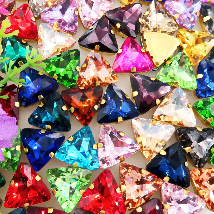 18 mm 10ks/balenie zlatého pazúru Triangle Shat Šiť na kamienkové korálky sklenené kryštály odev