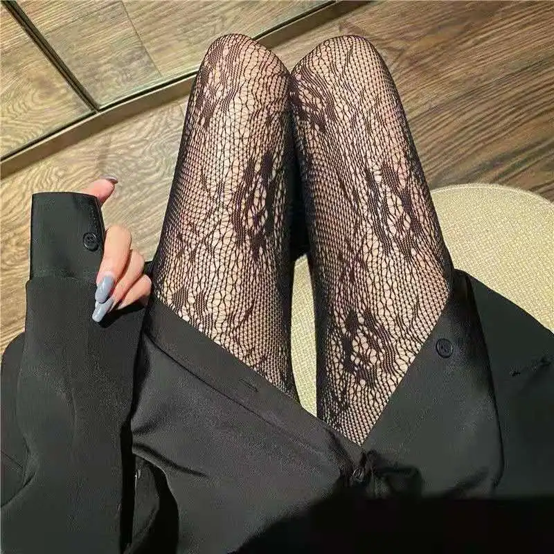 1Pair biela a čierna vypustená čipka Pandyhose Pantyhose Floral Rattan Bottyed pančuchy