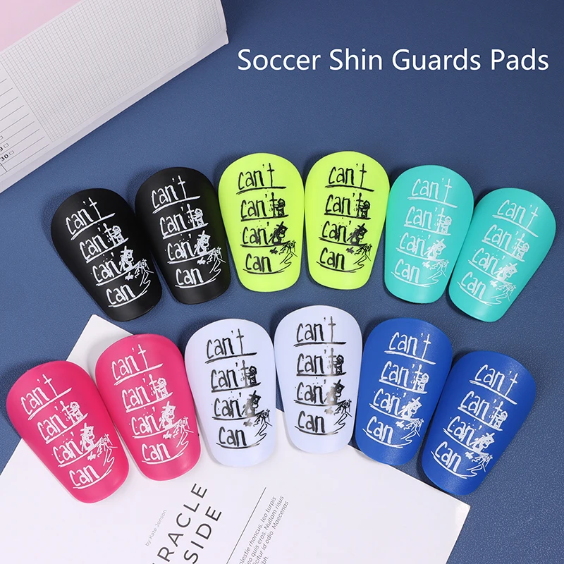 1Pair Mini Football Shin Pads odolná voči opotrebovaniu nárazom nohy Ochranta ľahkého prenosného futbalového výcviku