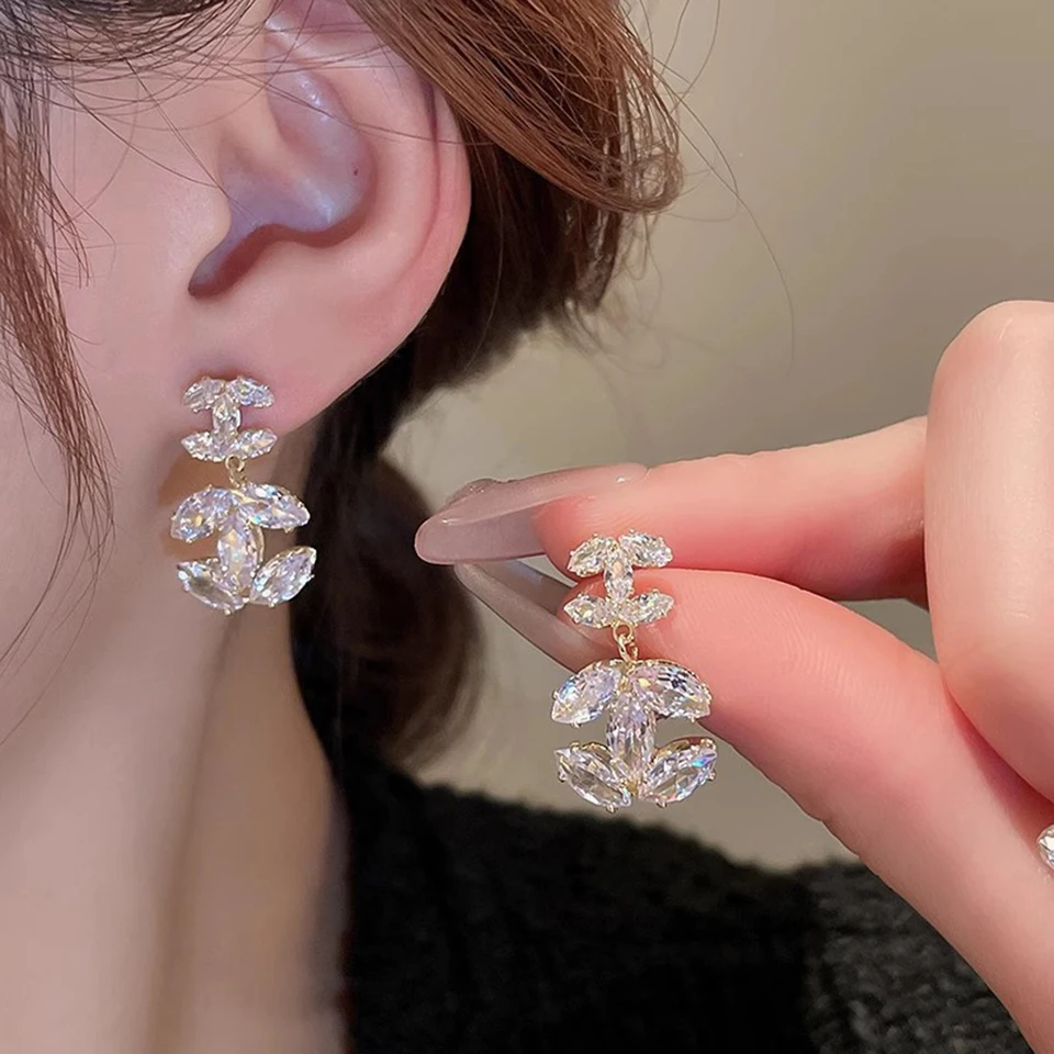 1Pair módny pokročilý zmysel lesklý list náušnice pre ženy Minimalistické všestranné náušnice Darčekové doplnky Darčeky