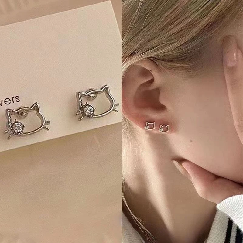 1pair Sanrio Cartoon Cutoen Hello Kitty Shiny Zirkón Náušnice Dutiny Cat Head Stud náušnice Ins Sladké jednoduché vynikajúce ušné šperky