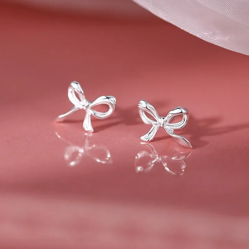 1pair strieborné náušnice luky sladké pre ženy