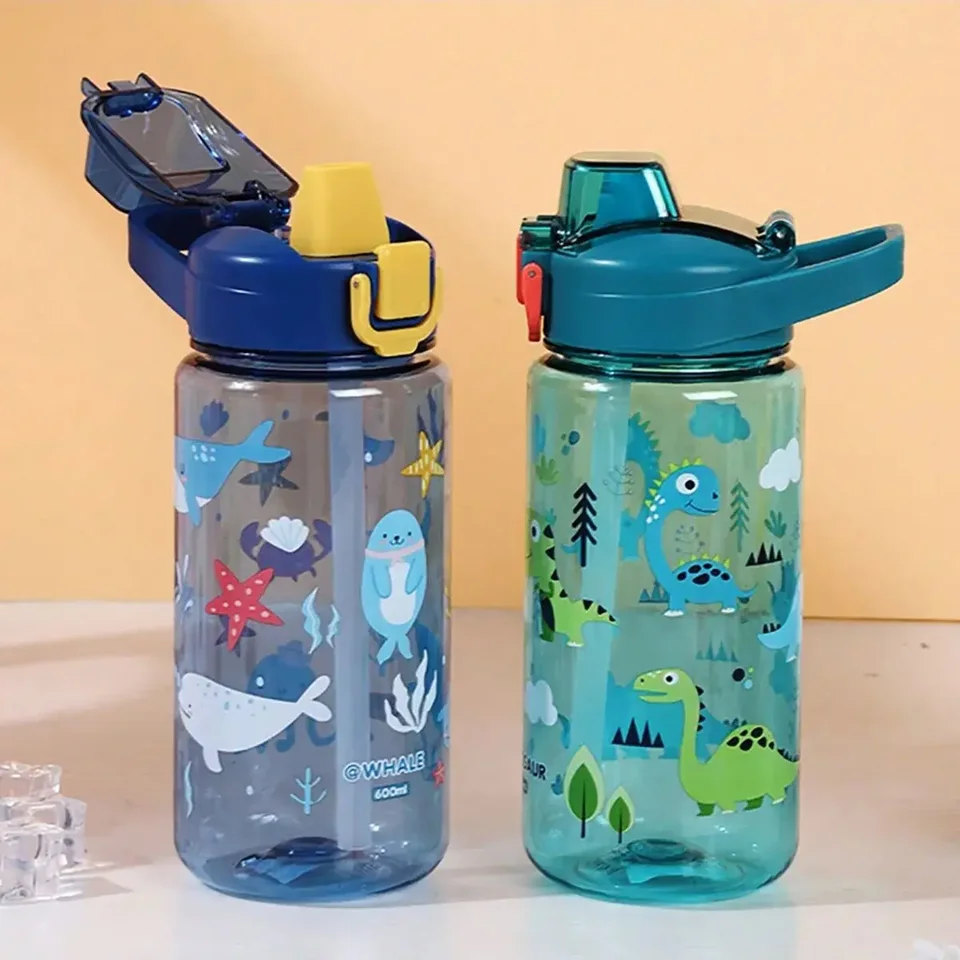 1PC 600 ml Sump Sippy Cup Fľaše s vodou Kreatívna karikatúra Kŕmenie slamami a viečka