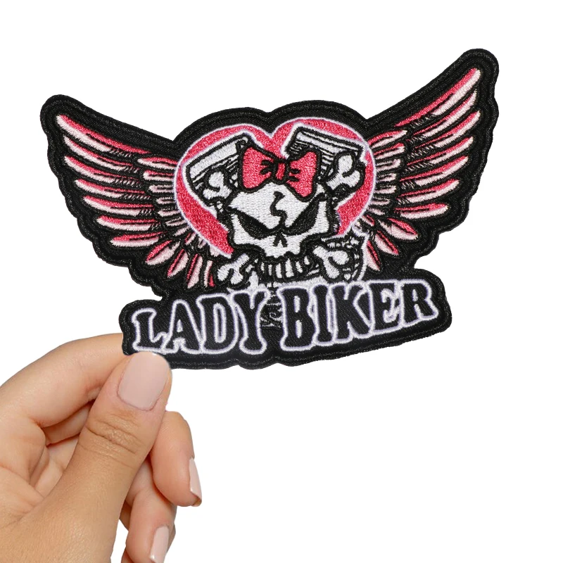 1PC Lady Biker Bow lebka Vyšívaná záplata železa na šitie na šaty pre odevnú vrecko bunda Diy Gift Pinkwear Odznak