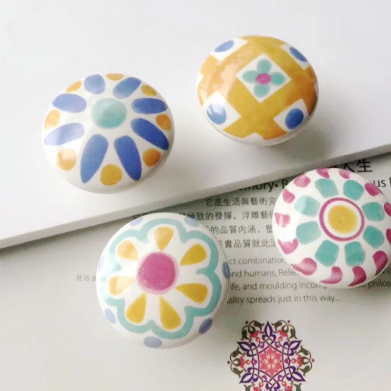 1PC roztomilé dieťa Nordic Ceramic Single Round Gombs Scandrobe Kuchynská záhradná rukoväť kľučky moderná rukoväť skrinky so skrutkou