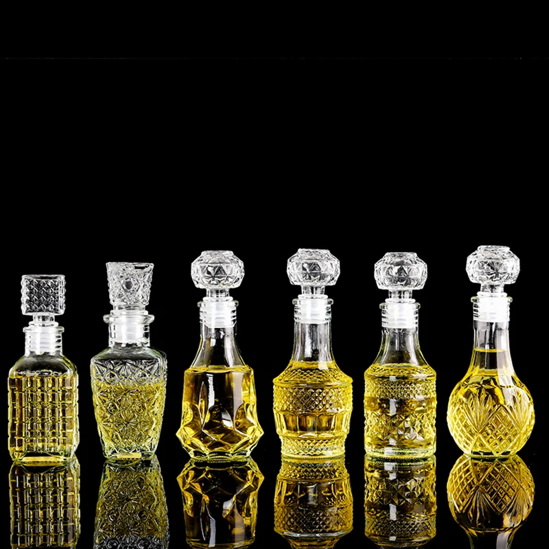 1pc Small Empty Spirit Whisky Fľaša na víno 50 ml mini pohár alkoholových alkoholových fliaš so skrutkovou čiapkou whisky dekanter