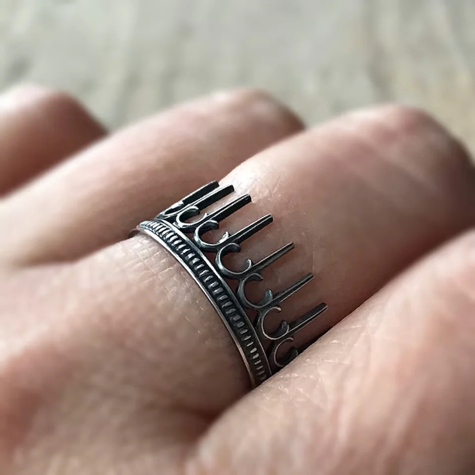 1PC Vintage Architectural Style Spike Dutlow Out Geometric Fashion Metal Strieborný farebný prsteň Žena Party