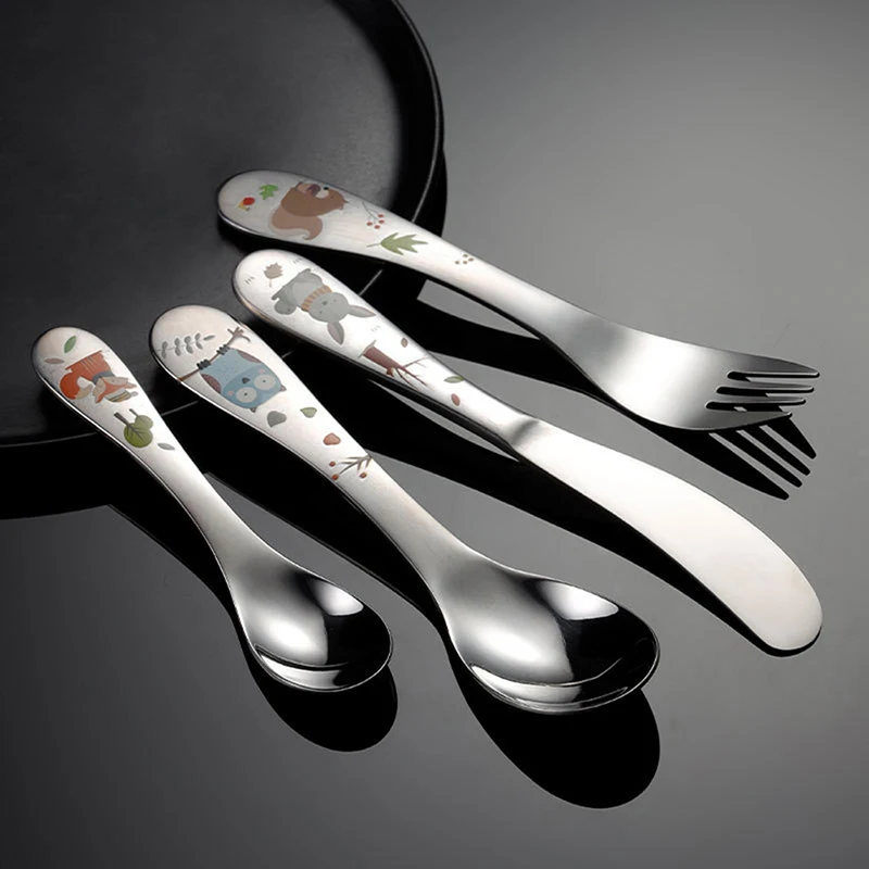 1pcs z nehrdzavejúcej ocele Kids comentery cartoon Pattern Casting Childware Cytle Spoon Cork Set detské prípojkové kŕmenie