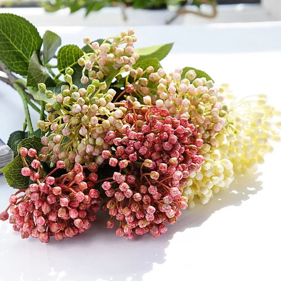 2 hlavy hortenzie ovocné bobule s listami Plastové umelé kvety Domáce záhrady Decor Decor Artificial Hydrangea Falošná rastlina