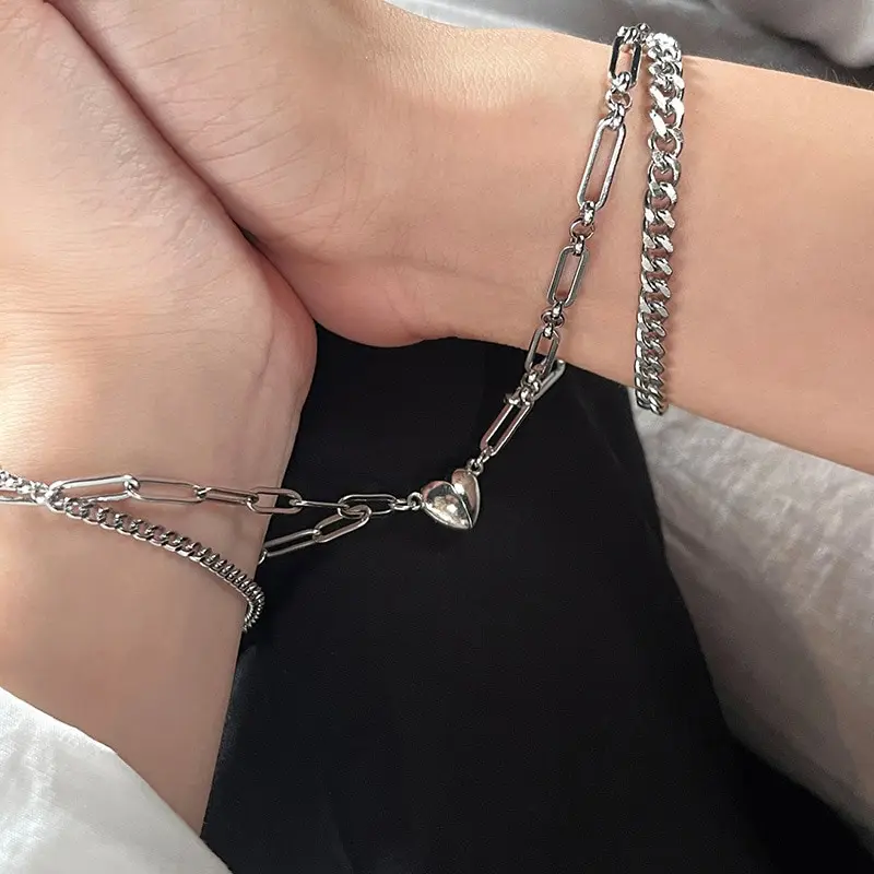 2 ks Magnetické srdcové náramky pre ženy Men Romantické pár náramky Link Stitching Stitching Bangle Valentine Day Darčeky