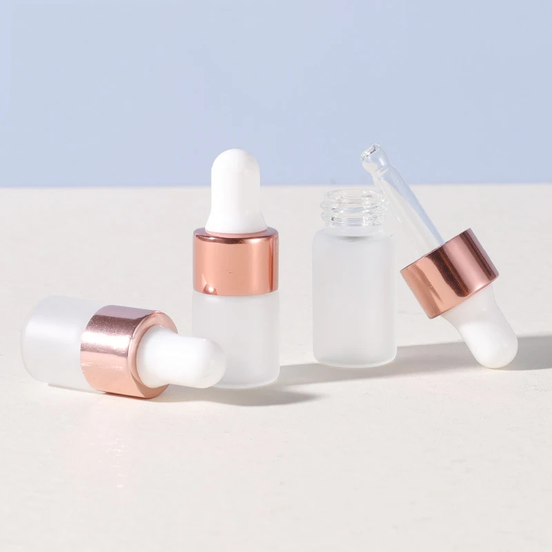 20/50ks Rose Gold Series 1 ml 2 ml 3 ml 5 ml prázdneho matného parfumového éterického oleja Fľaše s kvapkadlom s ružovým zlatom