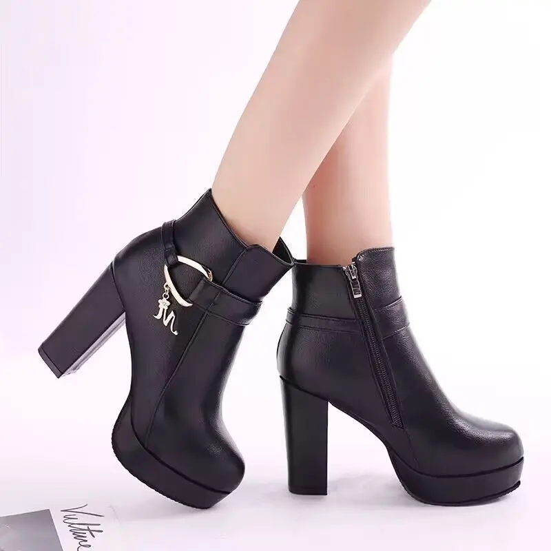 2019 Nové špičkové kožené kožené topánky Ženy vysoké podpätky Platformové topánky členkových topánok pre ženy Round Toe Autumn Winter topánky