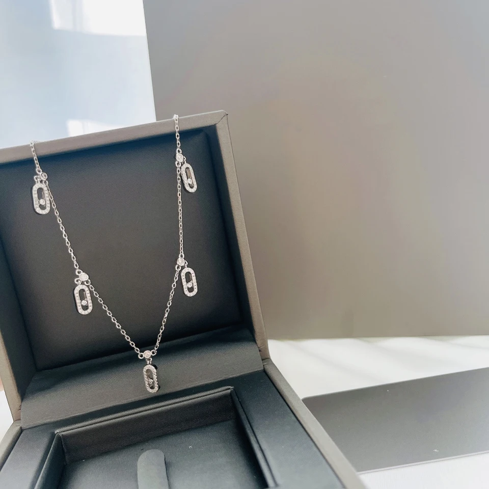 2022 Nová francúzska luxusná značka S925 Sterling Silver Dámsky náhrdelník. Pohybujúce sa diamanty. Svadobné darčeky pre milencov