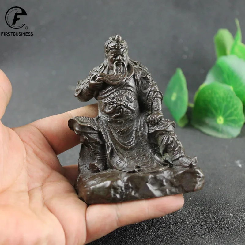 2022 Nový mosadzný guan gongový stôl dekorácia bronzový boh bohatstva Guan erye Buddha socha Copper Office Budhizmus Mininančná figúrka